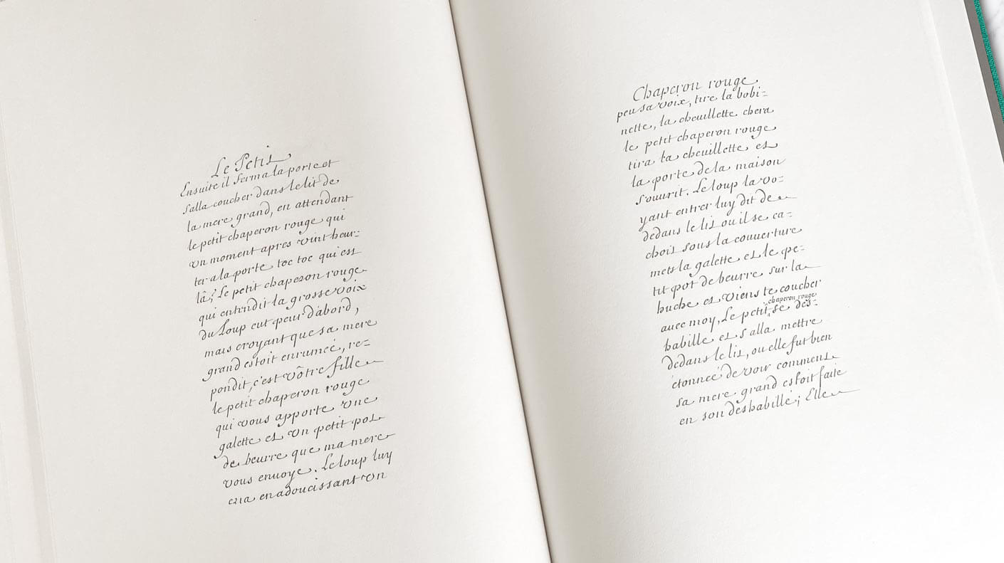 Le livre du manuscrit des Contes Perrault