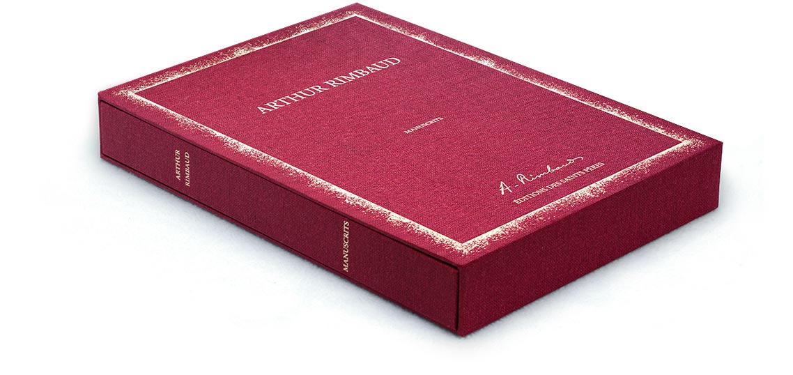 Livre ouvert à plat